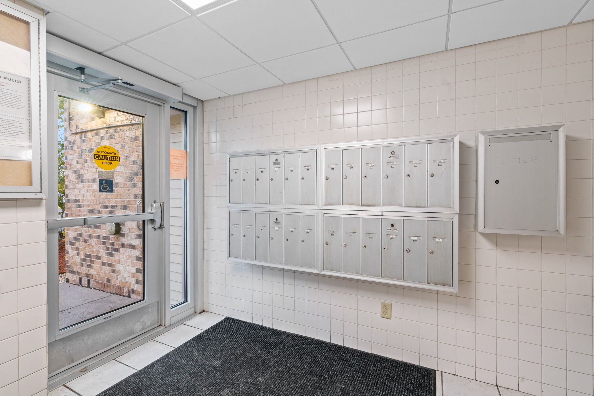 Lincoln Place Apartments in Mahtomedi, MN